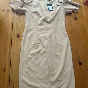 Cenia New York Beige Ruffle Short Sleeve Elegant Dress Nude Size 6 Butter NWT